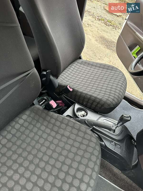 Хэтчбек Toyota IQ 2010 в Киеве