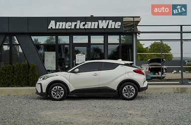 Внедорожник / Кроссовер Toyota Izoa 2021 в 