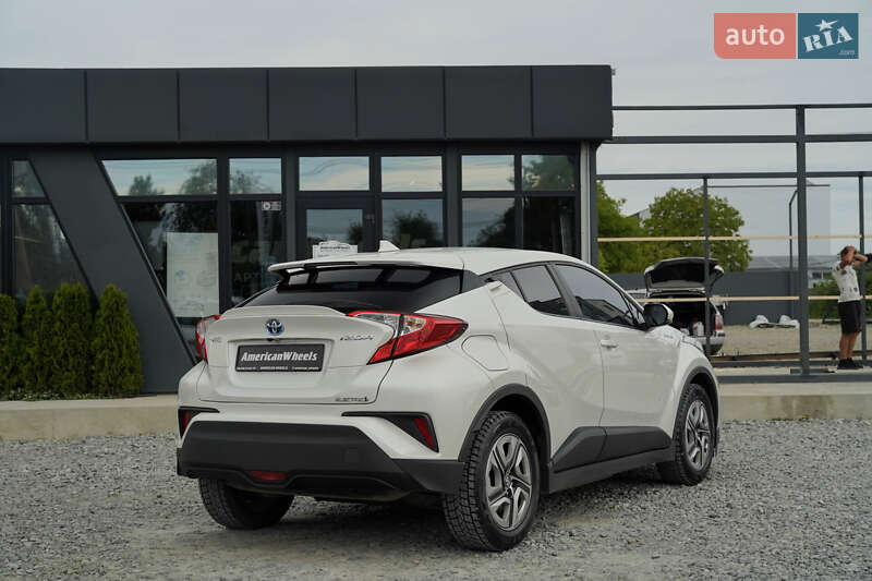 Позашляховик / Кросовер Toyota Izoa 2021 в Чернівцях