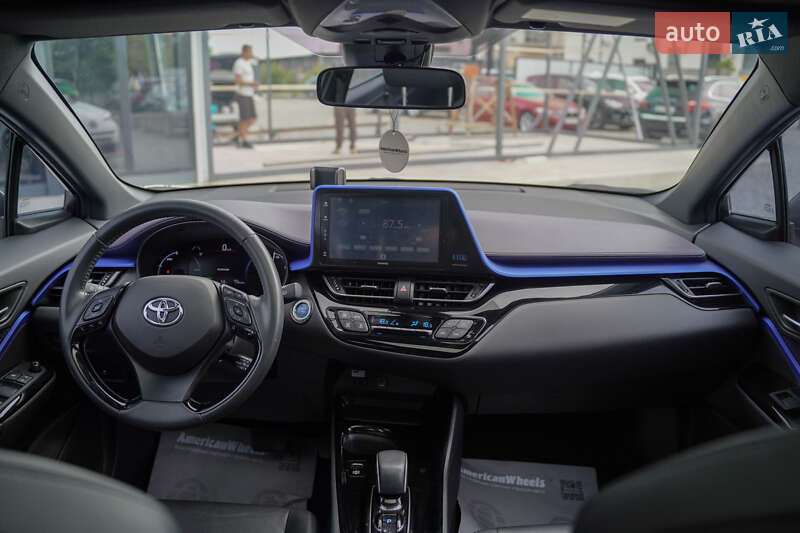 Позашляховик / Кросовер Toyota Izoa 2021 в Чернівцях