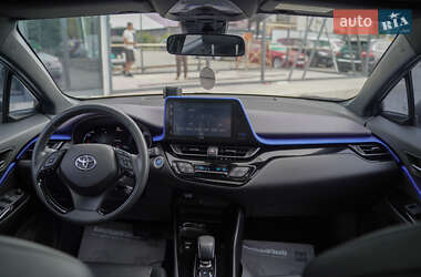 Внедорожник / Кроссовер Toyota Izoa 2021 в 