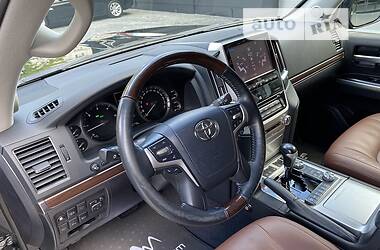 Позашляховик / Кросовер Toyota Land Cruiser 200 2016 в Одесі