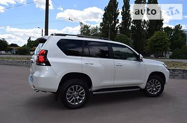 Внедорожник / Кроссовер Toyota Land Cruiser Prado 2017 в Житомире