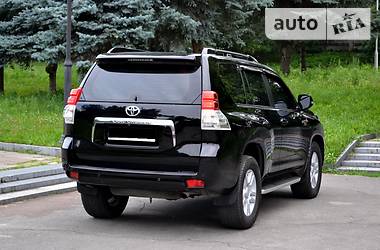 Внедорожник / Кроссовер Toyota Land Cruiser Prado 2010 в Киеве