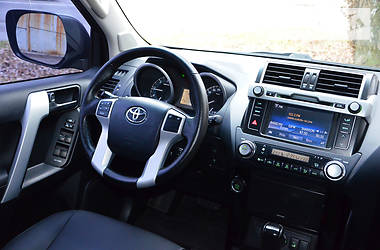 Позашляховик / Кросовер Toyota Land Cruiser Prado 2016 в Дніпрі