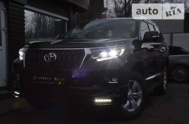 Позашляховик / Кросовер Toyota Land Cruiser Prado 2020 в 