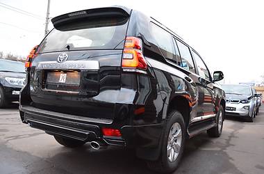 Позашляховик / Кросовер Toyota Land Cruiser Prado 2020 в 