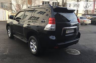 Позашляховик / Кросовер Toyota Land Cruiser Prado 2012 в 