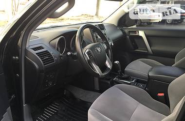 Позашляховик / Кросовер Toyota Land Cruiser Prado 2012 в 