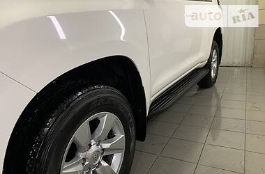 Позашляховик / Кросовер Toyota Land Cruiser Prado 2019 в 