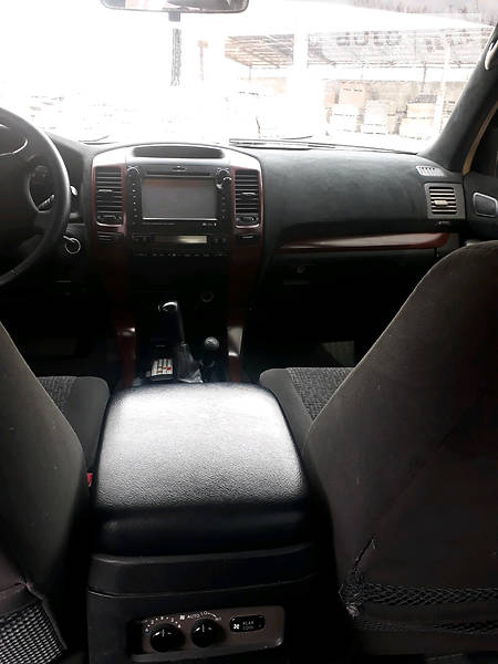 Внедорожник / Кроссовер Toyota Land Cruiser Prado 2004 в Константиновке