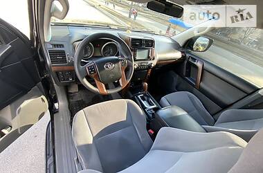 Позашляховик / Кросовер Toyota Land Cruiser Prado 2010 в 