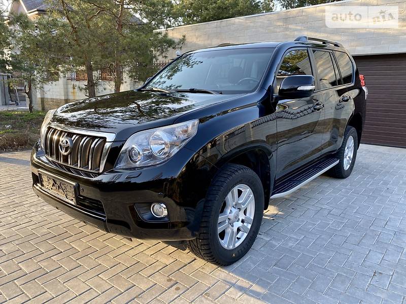 Позашляховик / Кросовер Toyota Land Cruiser Prado 2011 в 