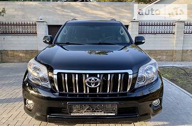 Позашляховик / Кросовер Toyota Land Cruiser Prado 2011 в 
