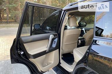Позашляховик / Кросовер Toyota Land Cruiser Prado 2011 в 