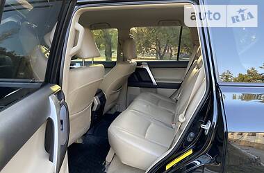 Позашляховик / Кросовер Toyota Land Cruiser Prado 2011 в 