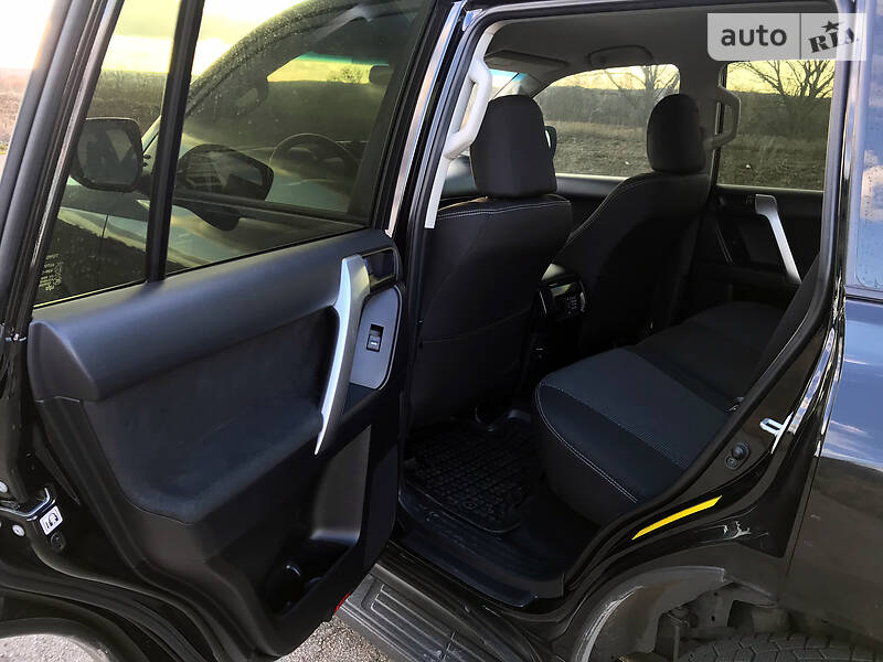 Позашляховик / Кросовер Toyota Land Cruiser Prado 2015 в Києві