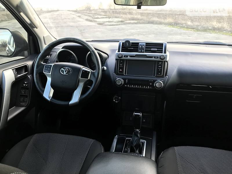 Позашляховик / Кросовер Toyota Land Cruiser Prado 2015 в Києві