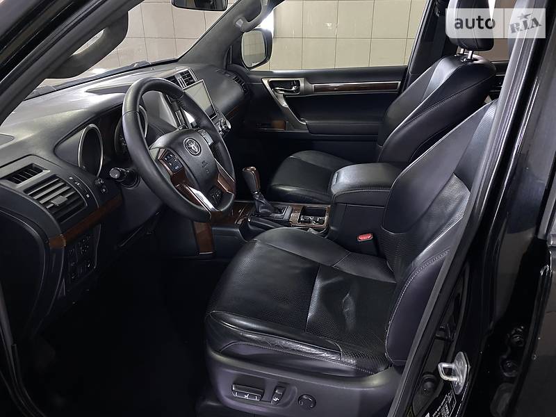 Позашляховик / Кросовер Toyota Land Cruiser Prado 2013 в Умані