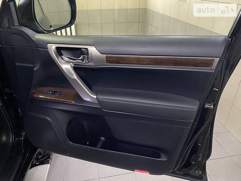 Позашляховик / Кросовер Toyota Land Cruiser Prado 2013 в Умані