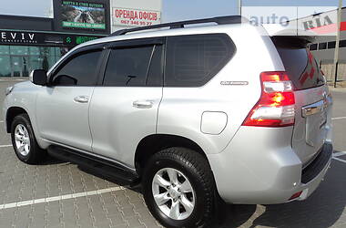 Позашляховик / Кросовер Toyota Land Cruiser Prado 2013 в 