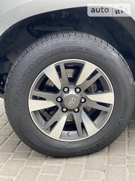 Позашляховик / Кросовер Toyota Land Cruiser Prado 2013 в Львові