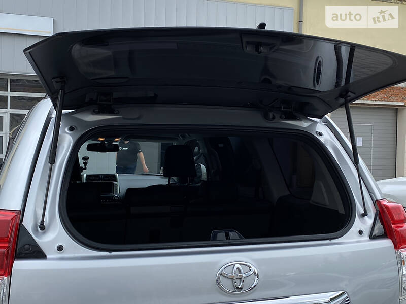 Позашляховик / Кросовер Toyota Land Cruiser Prado 2013 в Львові