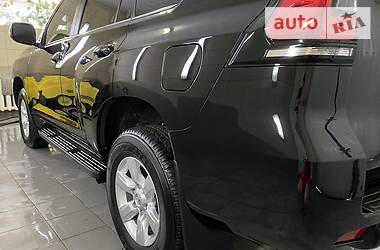 Позашляховик / Кросовер Toyota Land Cruiser Prado 2019 в 