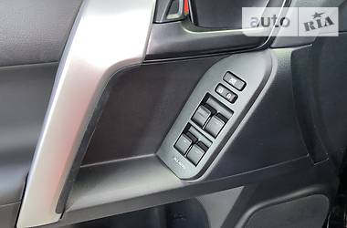 Позашляховик / Кросовер Toyota Land Cruiser Prado 2019 в 