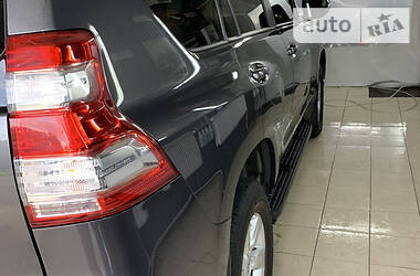 Позашляховик / Кросовер Toyota Land Cruiser Prado 2013 в 