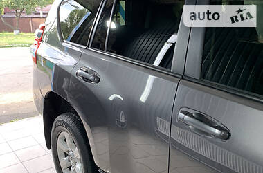 Позашляховик / Кросовер Toyota Land Cruiser Prado 2013 в 