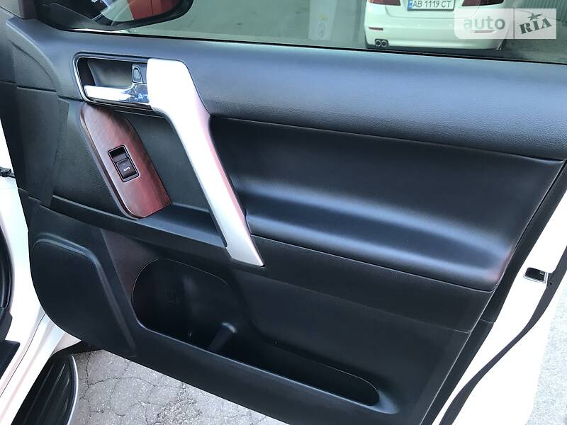 Позашляховик / Кросовер Toyota Land Cruiser Prado 2017 в Вінниці