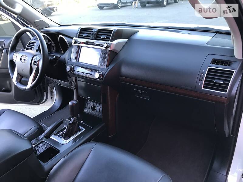 Позашляховик / Кросовер Toyota Land Cruiser Prado 2017 в Вінниці
