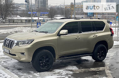 Внедорожник / Кроссовер Toyota Land Cruiser Prado 2010 в Киеве