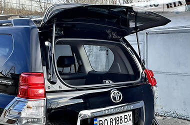 Внедорожник / Кроссовер Toyota Land Cruiser Prado 2010 в Тернополе