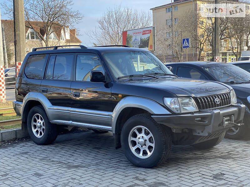 Внедорожник / Кроссовер Toyota Land Cruiser Prado 2000 в 
