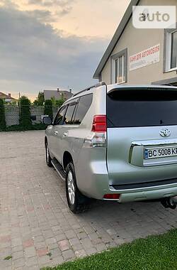 Позашляховик / Кросовер Toyota Land Cruiser Prado 2010 в Золочеві