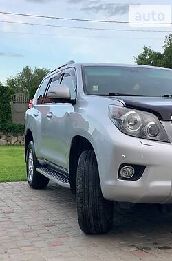 Позашляховик / Кросовер Toyota Land Cruiser Prado 2010 в Золочеві