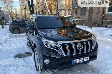 Внедорожник / Кроссовер Toyota Land Cruiser Prado 2014 в Днепре