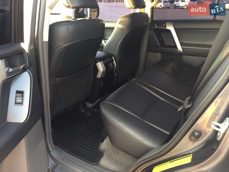 Позашляховик / Кросовер Toyota Land Cruiser Prado 2010 в Харкові фото 12 Позашляховик / Кросовер Toyota Land Cruiser Prado 2010 в Харкові