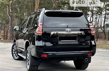 Внедорожник / Кроссовер Toyota Land Cruiser Prado 2021 в 