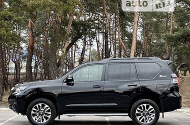 Внедорожник / Кроссовер Toyota Land Cruiser Prado 2021 в 