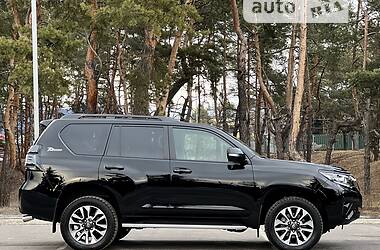 Внедорожник / Кроссовер Toyota Land Cruiser Prado 2021 в 
