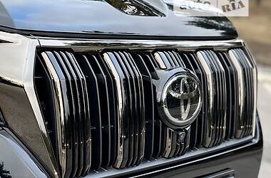 Внедорожник / Кроссовер Toyota Land Cruiser Prado 2021 в 