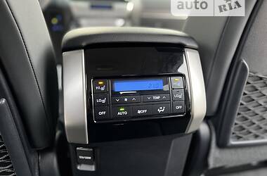 Внедорожник / Кроссовер Toyota Land Cruiser Prado 2021 в 