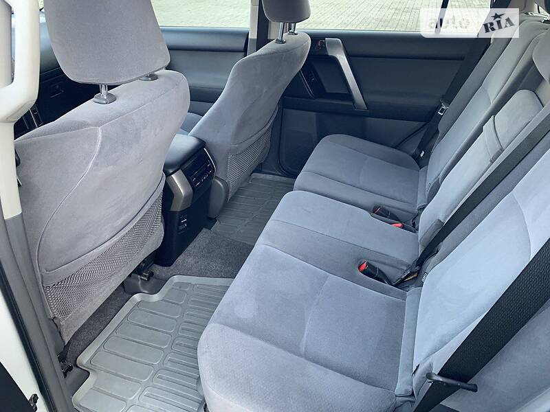 Внедорожник / Кроссовер Toyota Land Cruiser Prado 2012 в Черновцах