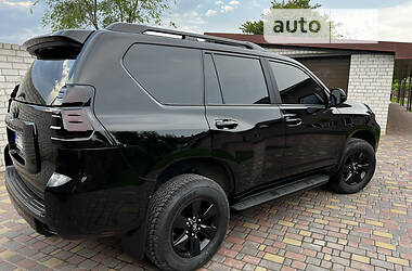 Внедорожник / Кроссовер Toyota Land Cruiser Prado 2020 в 