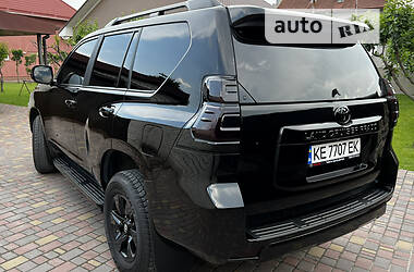 Внедорожник / Кроссовер Toyota Land Cruiser Prado 2020 в 