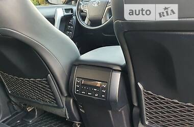 Позашляховик / Кросовер Toyota Land Cruiser Prado 2019 в Виноградові