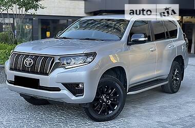 Позашляховик / Кросовер Toyota Land Cruiser Prado 2020 в Києві